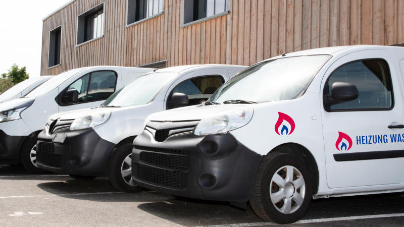 Kundendienstfahrzeuge der Heizung & Wasser GmbH